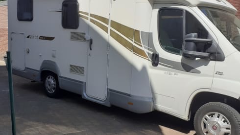 ci elliot 85p – Camper with 2 single beds and air conditioning on the engine and kilometers free