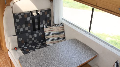 Superbrig 689TC – Fantastic family camper 7 person bunk beds Superbrig 689 TC