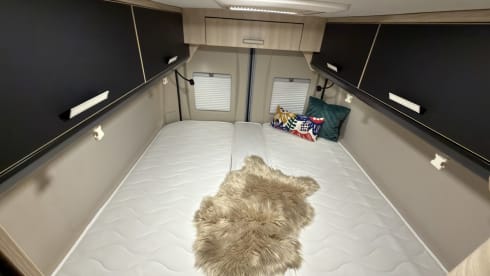 Making Memories 14 – 2024 Chausson V697 buscamper uit 2025 Automaat, Off Grid, Lengte bedden,