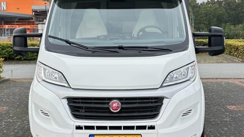 Volledig off-grid reizen met onze comfortabel uitgeruste 2p camper