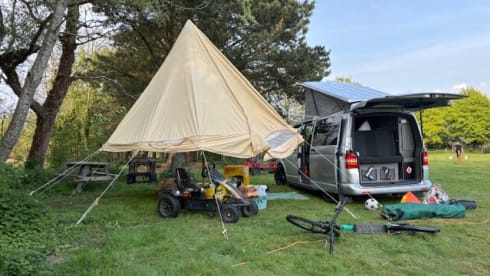 Vantastic – 4 berth Volkswagen campervan from 2007