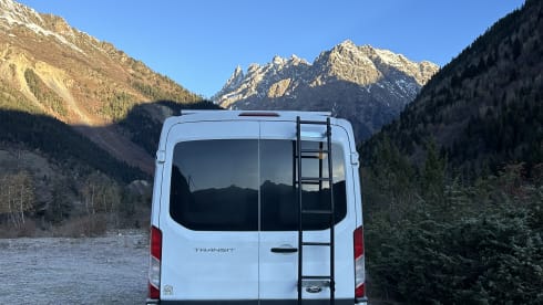 Big Penny – Cosy 2 berth Ford Camper