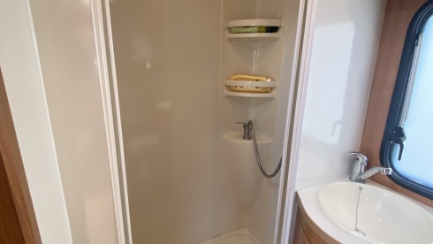 Cel4night – 7-seater overcab motorhome