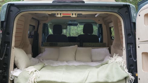 Outbeing  – Camping-car 2 places, autre modèle à partir de 2026