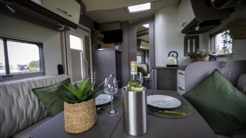 S270ZT – S270ZT 4 person Bürstner Lyseo Harmony Line 736 semi-integrated from 2023