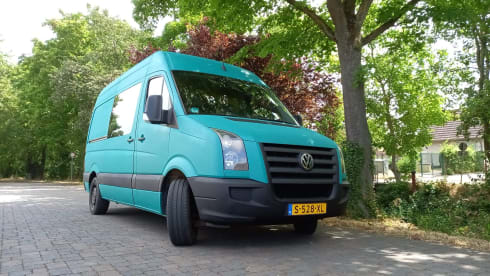 2p Volkswagen bus uit 2011