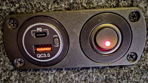 ONYX – OFF-GRID 2 berth  Kitchen Heating - Bedding included - Campervan