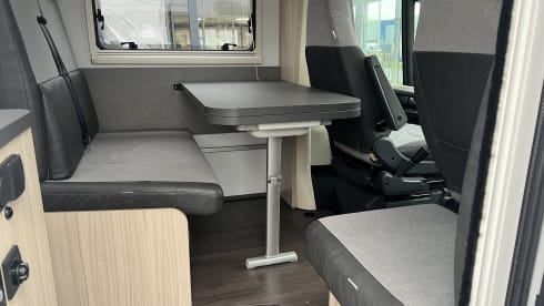 Jimmy – Super camper with lifting bed and length beds