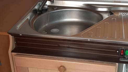Hylander – Cozy 2-person camper van