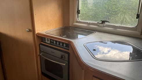 Blue – 4 berth Dethleffs   2004