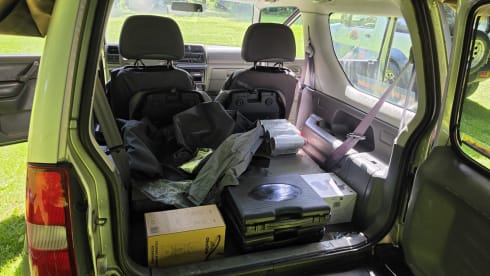 Beleef het avontuur met deze Suzuki Jimny met daktent!