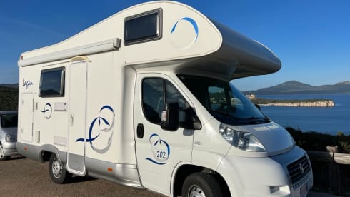 Louis – Experience Sardinia in freedom with Louis camper