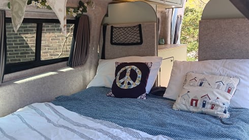 DUSTY – FORD TRANSIT CUSTOM HIGH TOP - UP TO 5 BERTH
