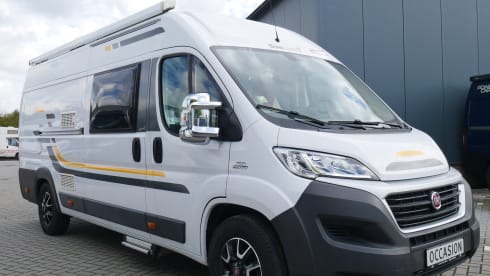 Sun Living Flexo 6.40 , 2 sleeping 4 seats, length beds, air conditioning!!