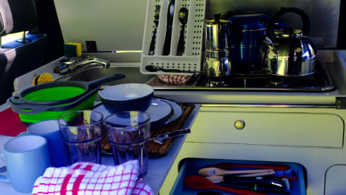 2 berth VW T4 Campervan - *Insurance Included* - 3 miles from INESS AIRPORT