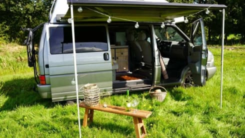 4p Volkswagen bus uit 1993