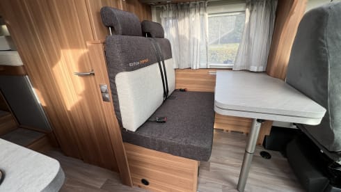 Blue Pepper – Weinsberg Pepper Nice compact camper (2020) for 2 people