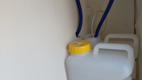 The Zen Van – Nice 2p Peugeot bus from 2018!