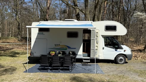 6p Chausson Flash 07 (air conditioning, TV, Apple CarPlay)