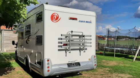 Eura Mobil 4p family camper 