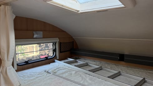 Roadtripper – Beau camping-car familial très complet avec de nombreux extras