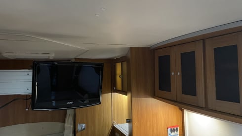 Onze camper is ook gedurende de bouwvak vakantie 2026 beschikbaar voor verhuur – 4p Dethleffs Esprit 7090 semi-integrated