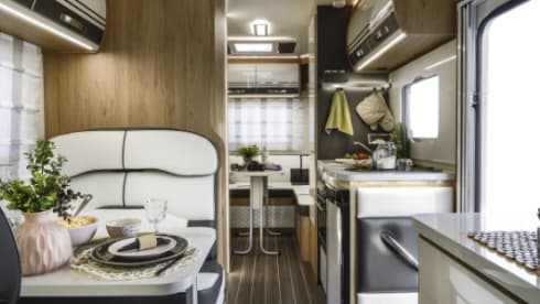 Rory – 6 Berth 5 Belted Seat 2023 Autoroller 746 - C1 License