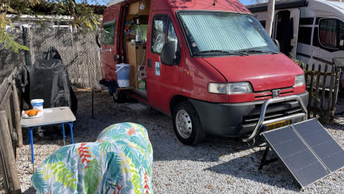 2p Peugeot postslag bus uit 2000