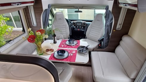 Dolce Farniente – 4 McLouis semi-integrated from 2018