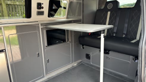 The Grey – 4 berth Volkswagen T6.1 Luxury campervan 