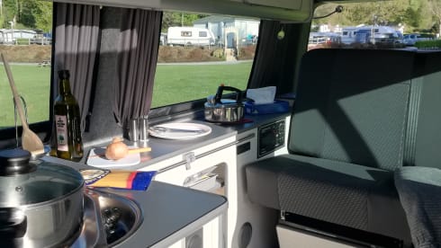 Automatic VW 4 seater campervan - ready to go exploring