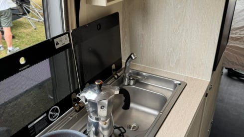 Tourne Tourne – 4p Peugeot campervan uit 2023