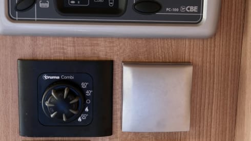 Atmospheric 4p Knaus Boxstar Family bus camper