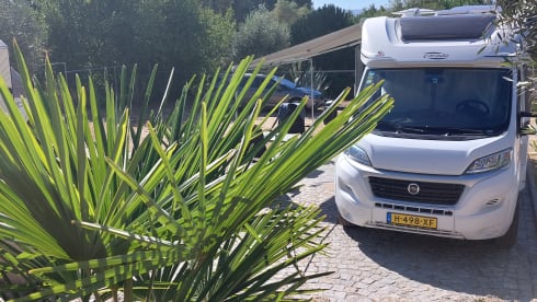 Hotelkamer op wielen – Spacious 2 p Carado semi-integrated from 2018
