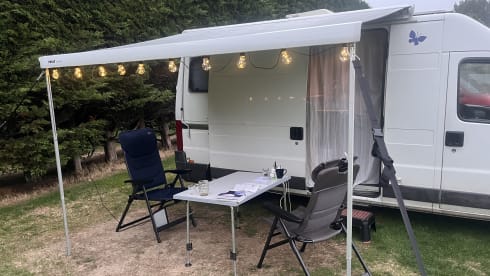 Dushi – 2p Peugeot bus from 2002