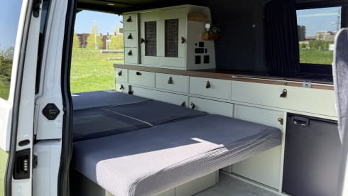 Volkswagen 6.1 Custom 2024