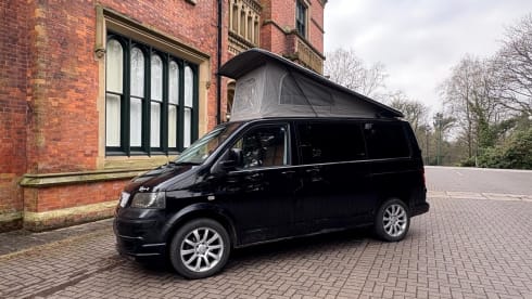 Oli  – 4 berth Volkswagen campervan from 2008