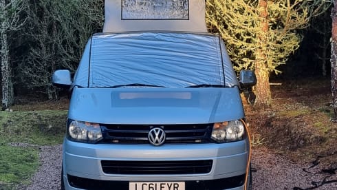 Optimus – Beautiful 4 berth Volkswagen campervan from 2011