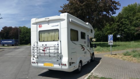 Adventurous and comfortable 2 person alcove camper