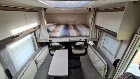 Luxurious Dethleffs Trend integrated (with level system, double air conditioning and zp)