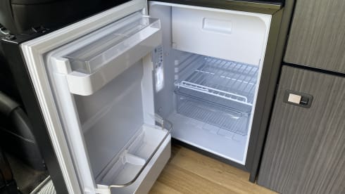 Poppy – 4 berth Volkswagen campervan from 2020