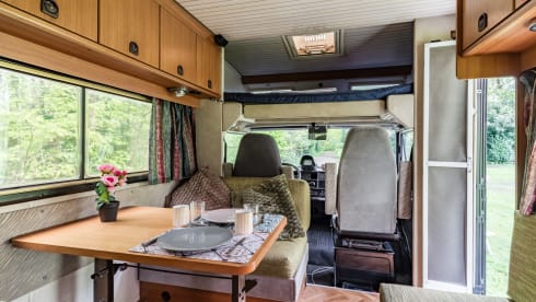 The Dude – Awesome retro camper from 1990