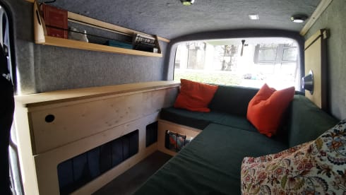Cozy Custom Volkswagen T6.1 (Automatic!)