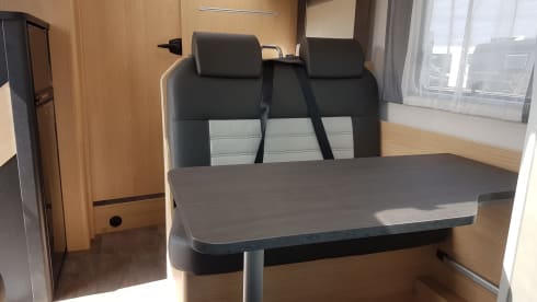 T690 – New Sunlight T690c semi-integrated camper 4 pers. Mj24