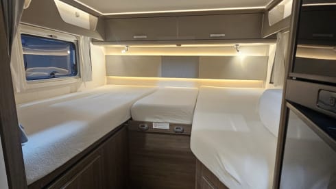 Nr. 8 Carado T448 – Sehr luxuriöser Familiencamper, neu ab 2025 und komplett ausgestattet.