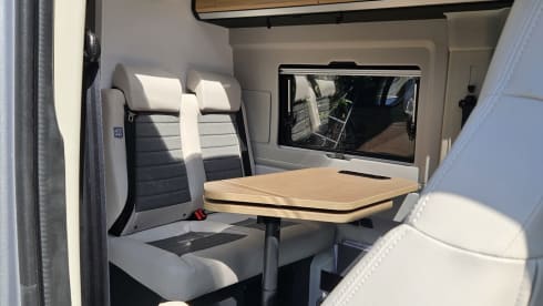 2p Adria Mobil bus uit 2026