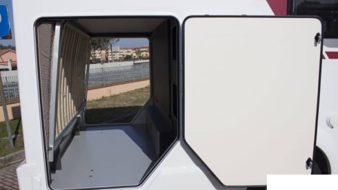 Kronos 279 – Camper Mansardato 6 posti Roller Team Kronos 279 - 6,99 mt.