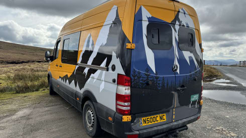 NC500 – Off-grid 2 berth MWB Mercedes Sprinter