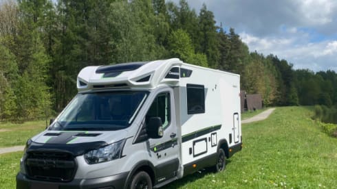 WillyBro – Cavernous motorhome for couples. Luxury living for adventure's 