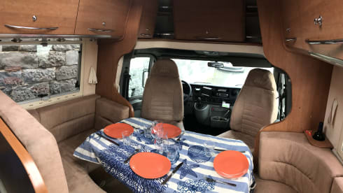 Stitch – 4p Renault semi-integrated uit 2007